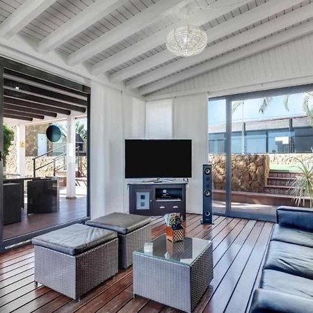Villa Cobas Con Piscina Y Privada Triquivijate Eksteriør billede