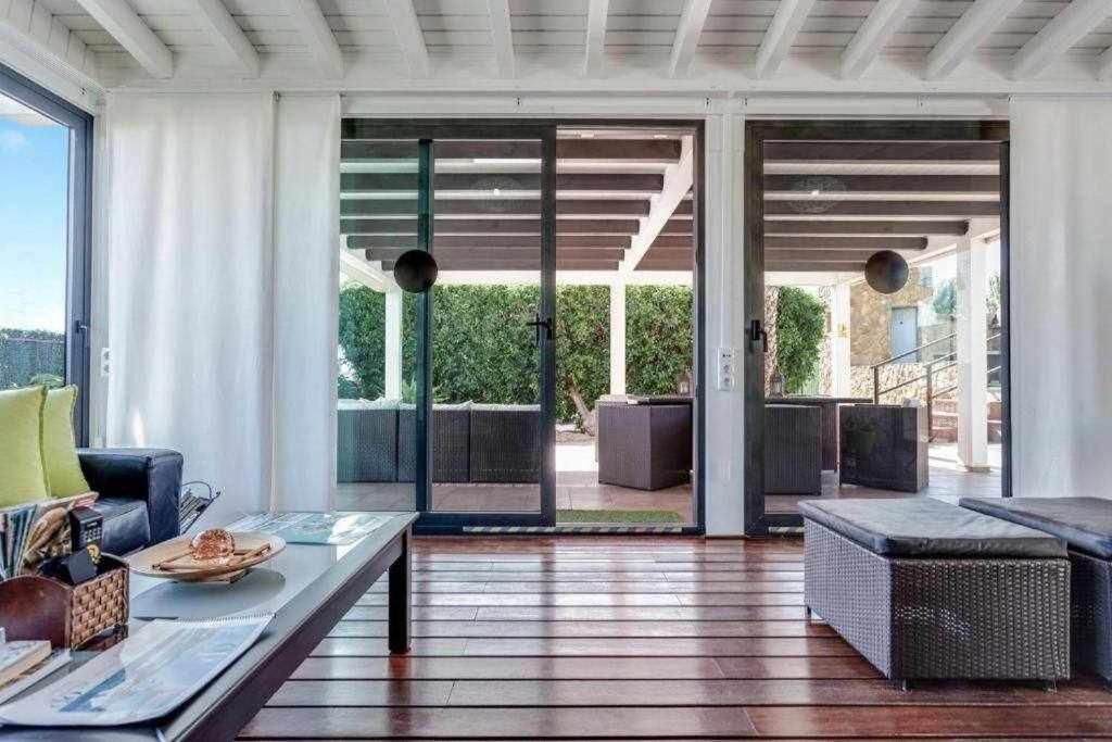 Villa Cobas Con Piscina Y Privada Triquivijate Eksteriør billede