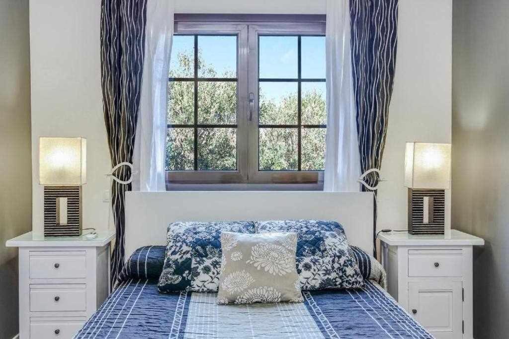 Villa Cobas Con Piscina Y Privada Triquivijate Eksteriør billede
