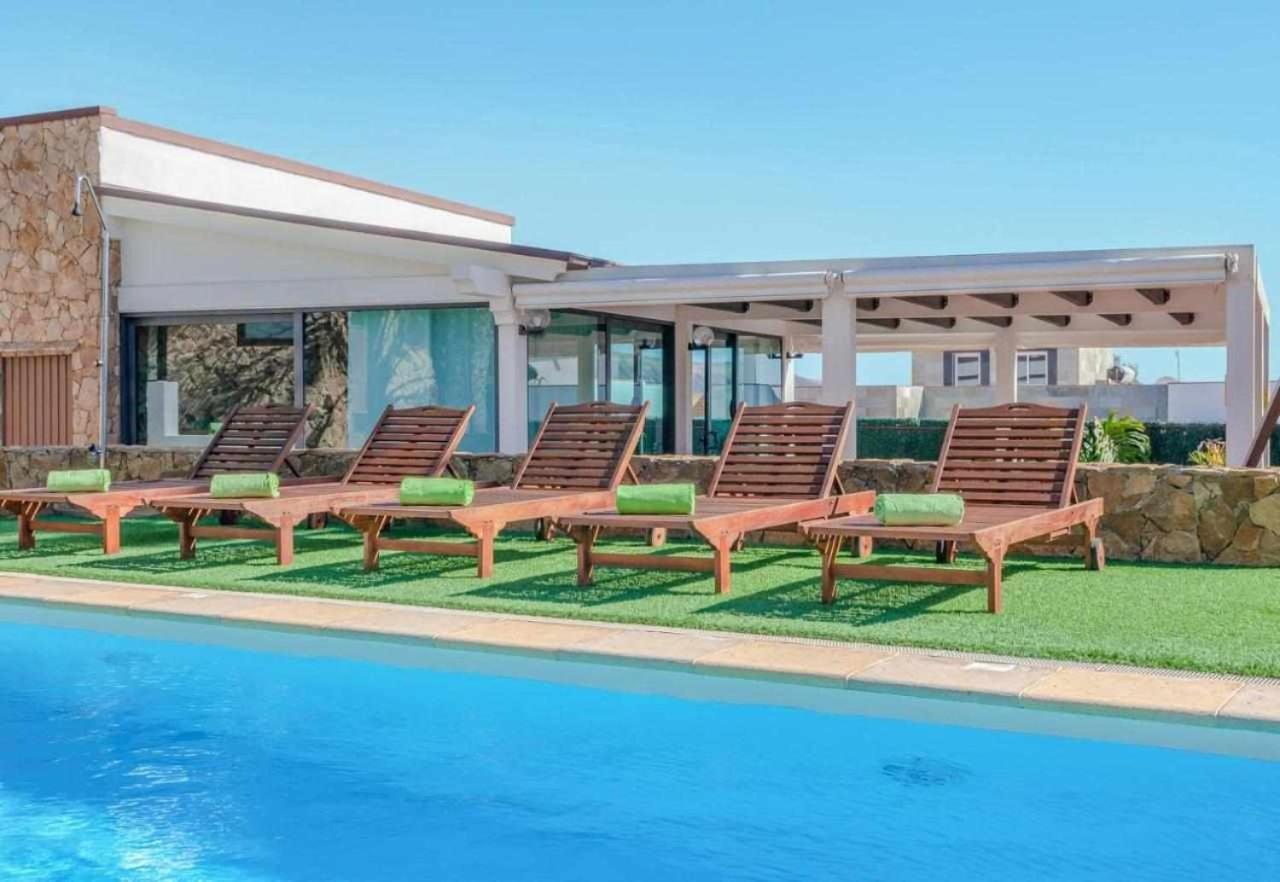 Villa Cobas Con Piscina Y Privada Triquivijate Eksteriør billede