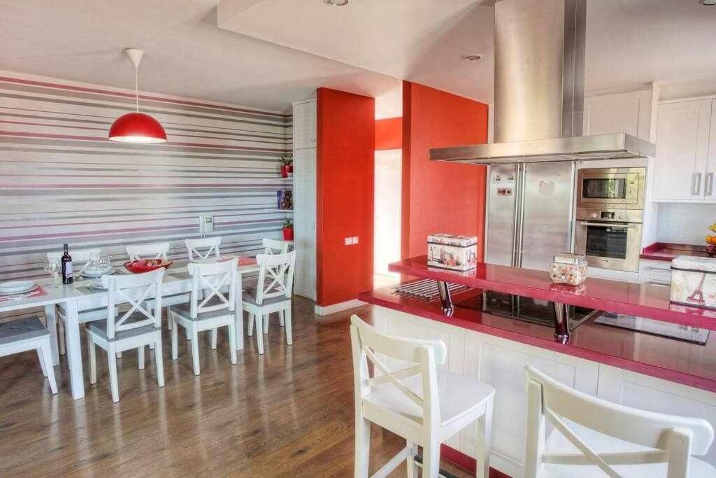 Villa Cobas Con Piscina Y Privada Triquivijate Eksteriør billede