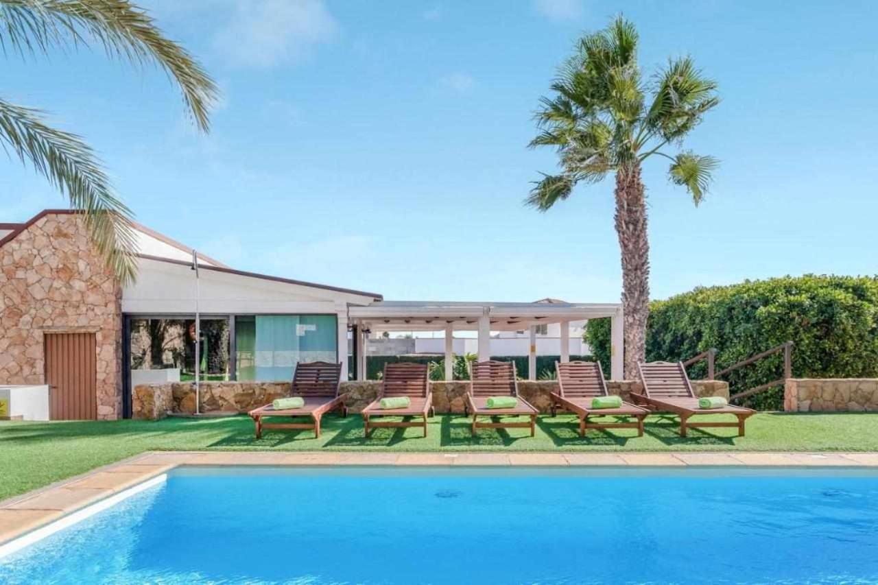Villa Cobas Con Piscina Y Privada Triquivijate Eksteriør billede