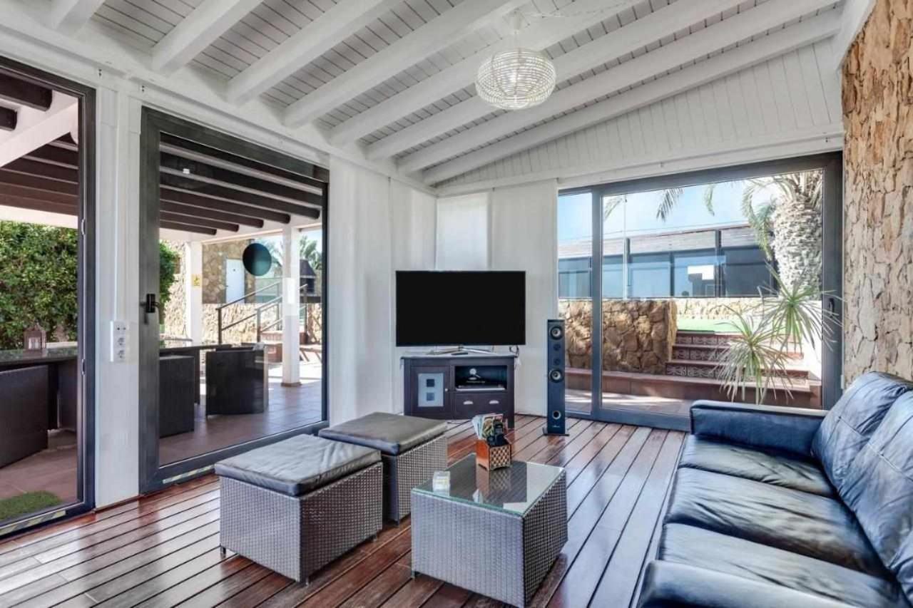 Villa Cobas Con Piscina Y Privada Triquivijate Eksteriør billede